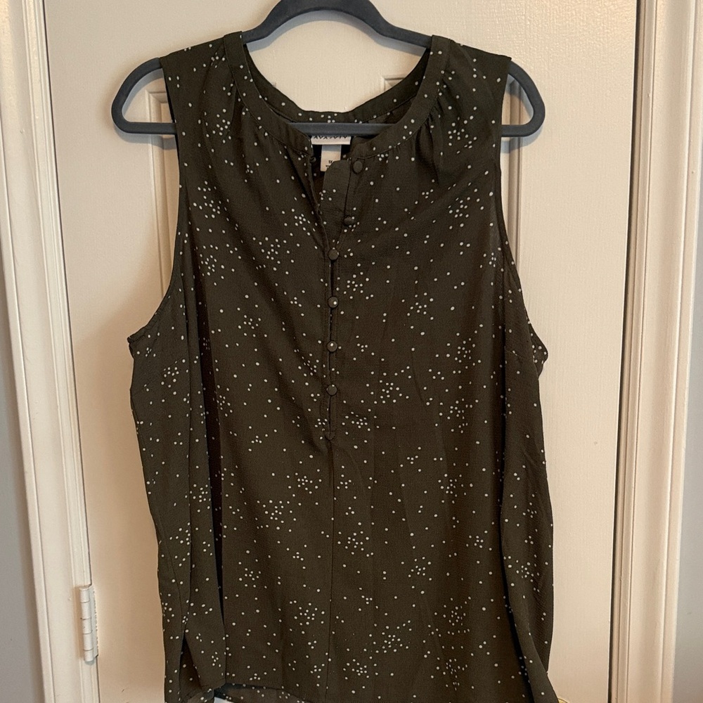 Ava & Viv Olive Green Sleeveless Dot-Print Button Front Top